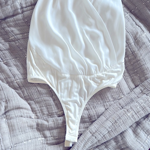 Bebe body suit white off white with gold embroiderie M - Picture 9 of 10